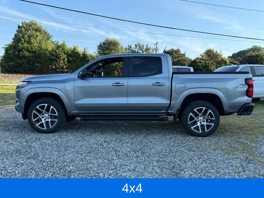Used 2024 Gray Chevrolet Z71 image 9