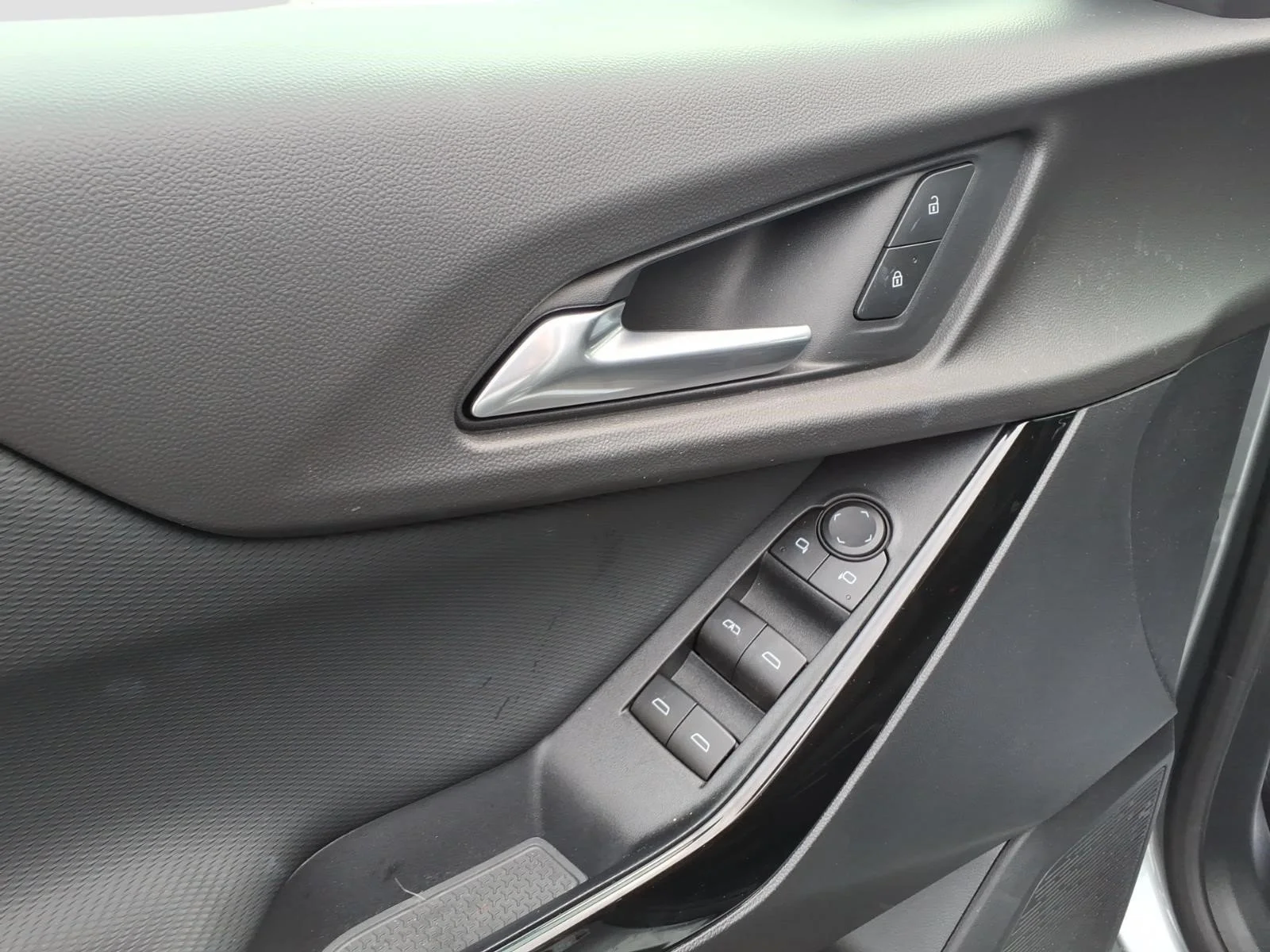 Used 2026 Sterling Gray Metallic Gxd Chevrolet LT image 13