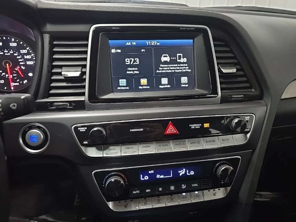 Used 2018 White Hyundai Sport+ image 27