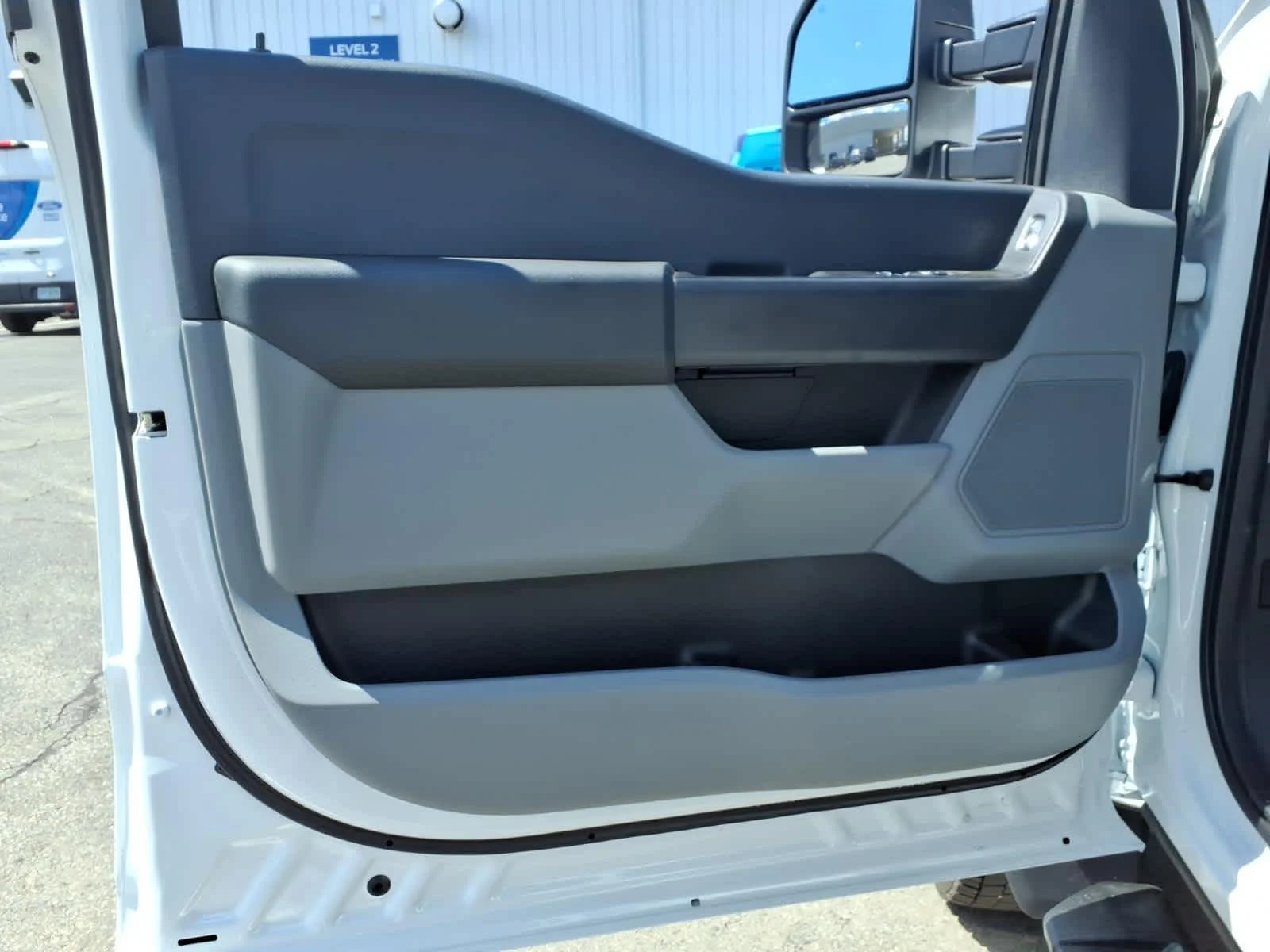 New 2026 Oxford White Ford XL image 9