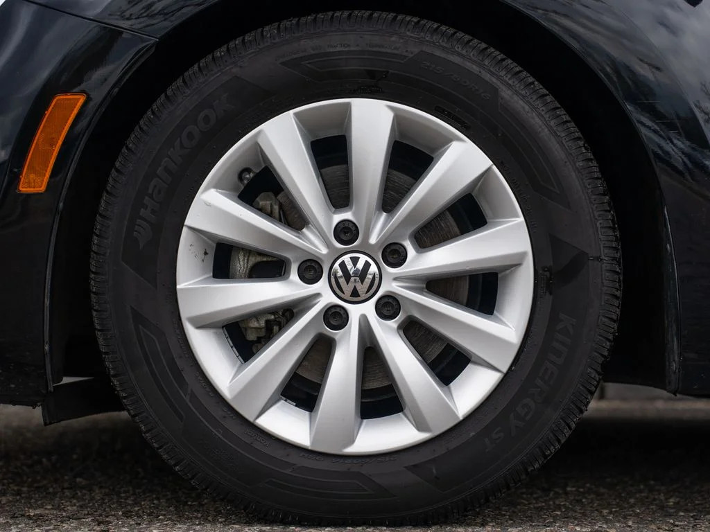 Used 2016 Black Volkswagen 1.8T image 11