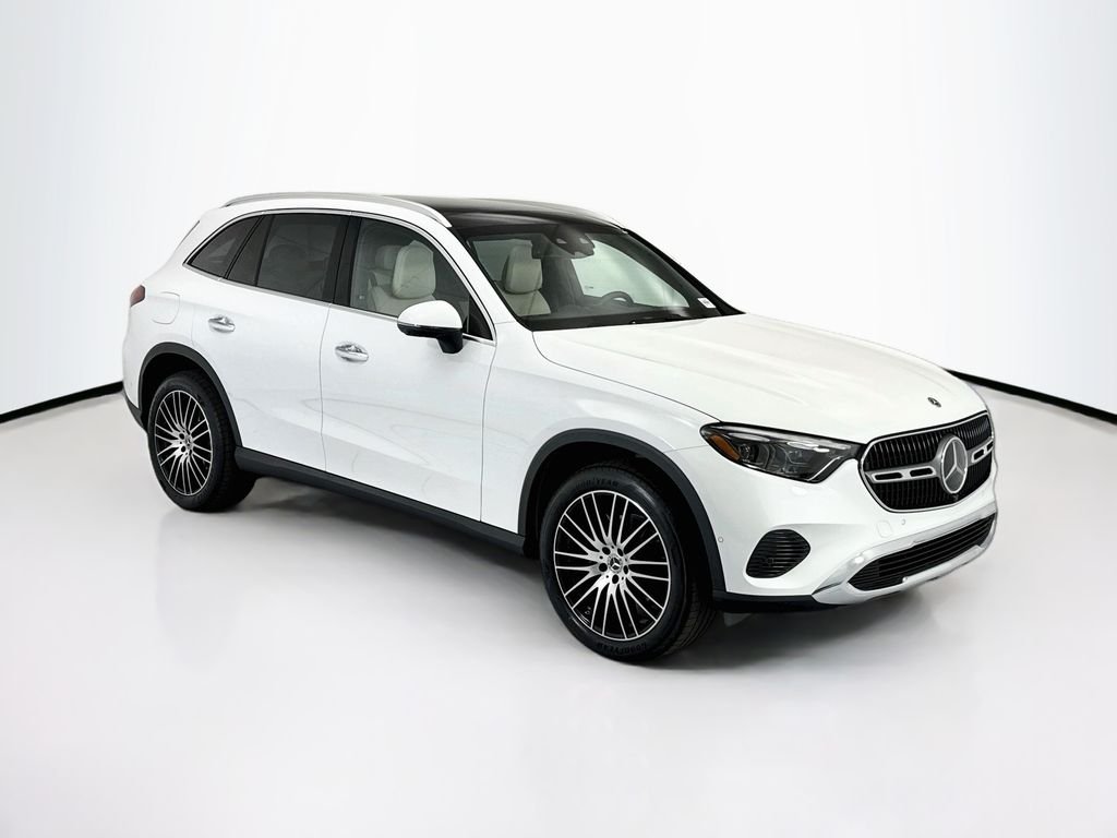 New 2027 Moonlight White Metallic Mercedes-Benz GLC 300 image 3