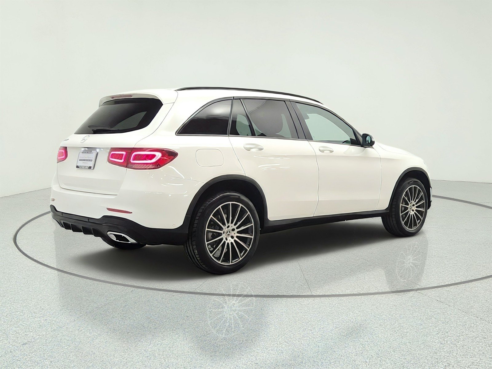 Used 2022 Polar White Mercedes-Benz GLC 300 SUV image 5