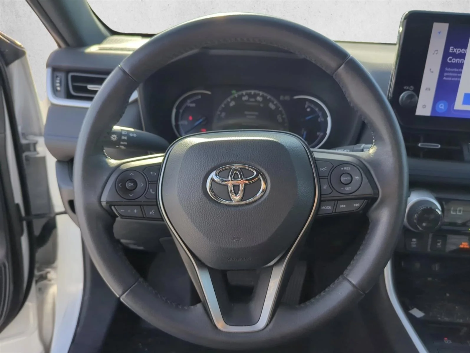 Used 2024 Wind Chill Pearl/Midnight Black Metallic Toyota Hybrid XSE image 15