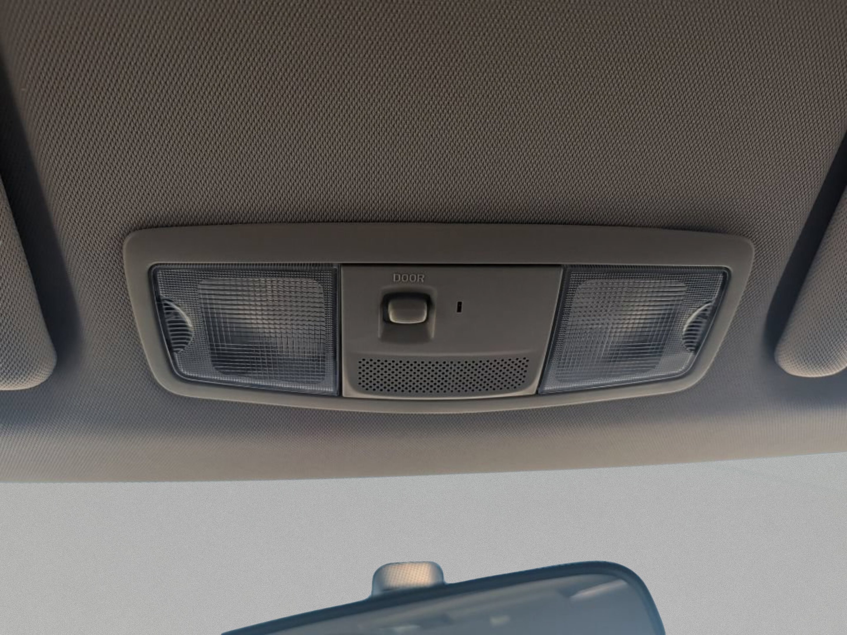 Used 2019 Silver Mitsubishi ES image 26