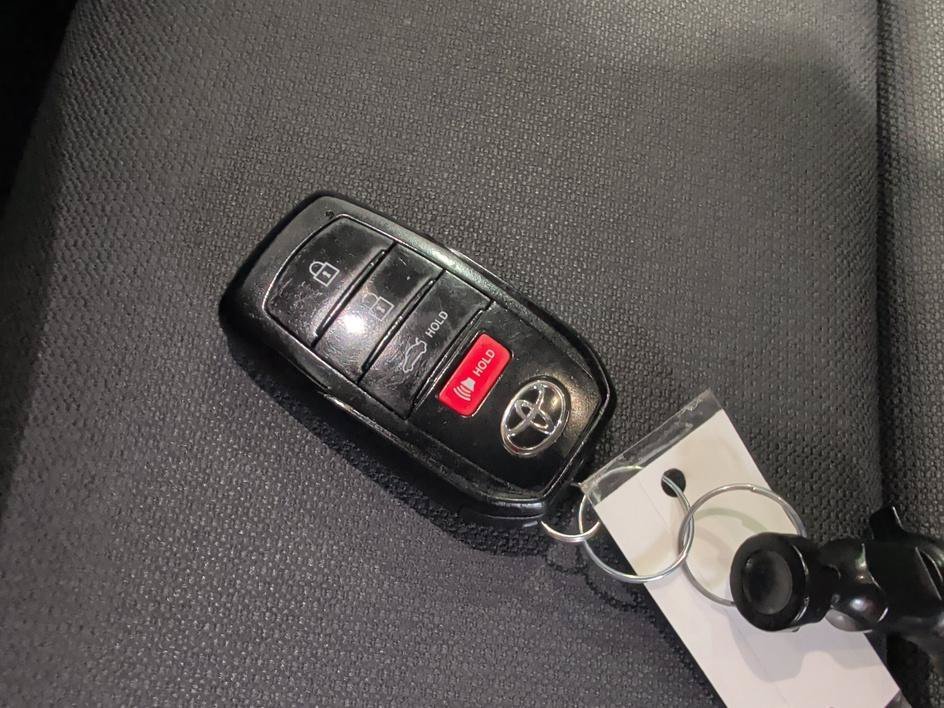 Used 2023 Ice Toyota LE image 30