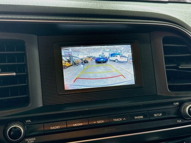 Used 2020 Fluid Metal Hyundai SE image 9