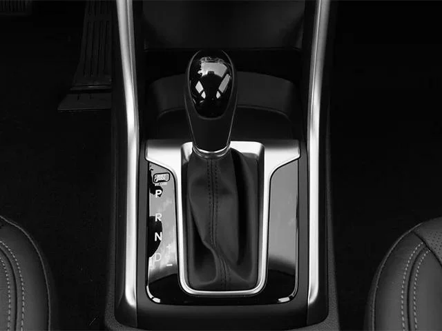 Used 2013 Black Noir Pearl Hyundai Base image 10