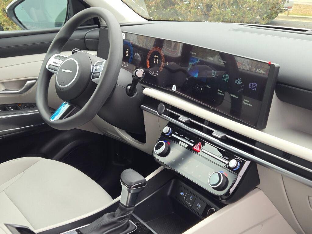 New 2026 White Hyundai SEL AWD image 9