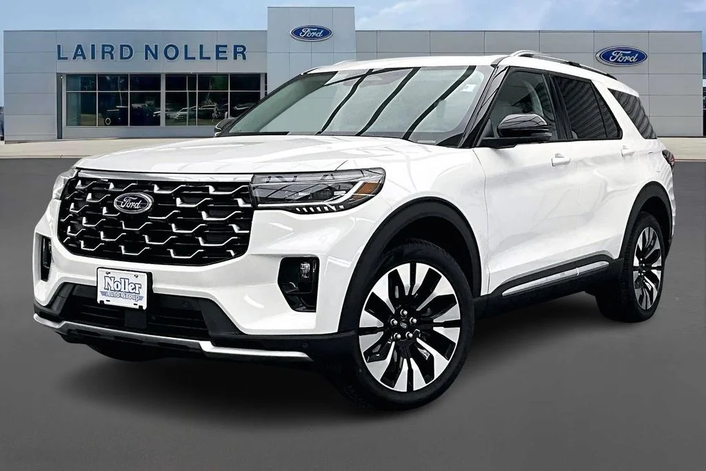 2026 Ford Explorer Platinum 4WD's photo