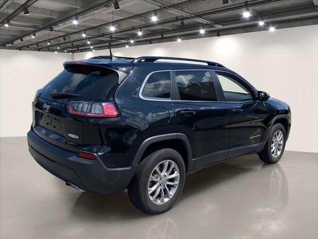 Used 2022 Diamond Black Crystal Pearlcoat Jeep Latitude Lux image 7