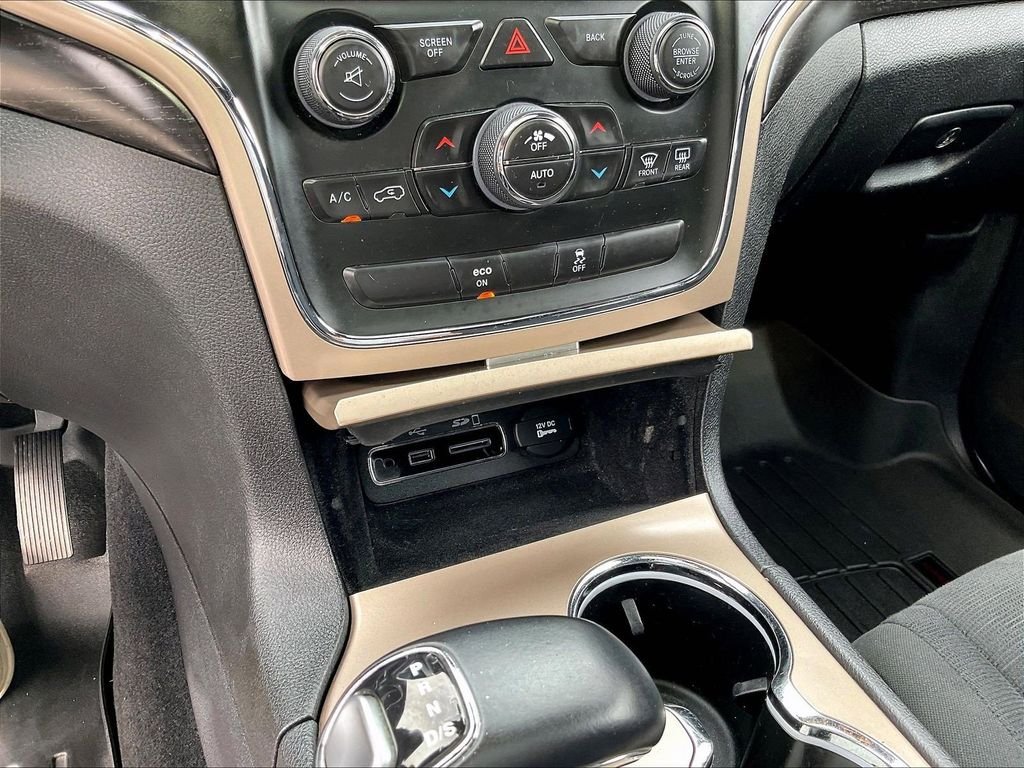 Used 2014 White/off-white Jeep Laredo image 26