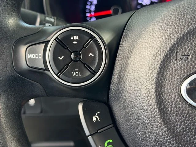 Used 2015 Green Kia Base image 23