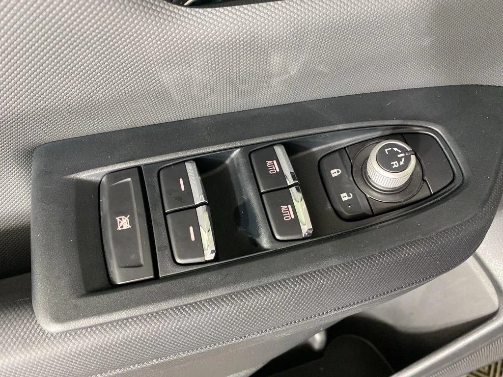 2025 Subaru Forester Limited - Photo 27