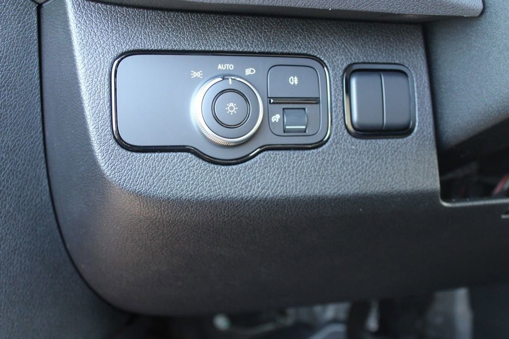 New 2026 Obsidian Black Metallic Mercedes-Benz Cargo 144 WB image 54