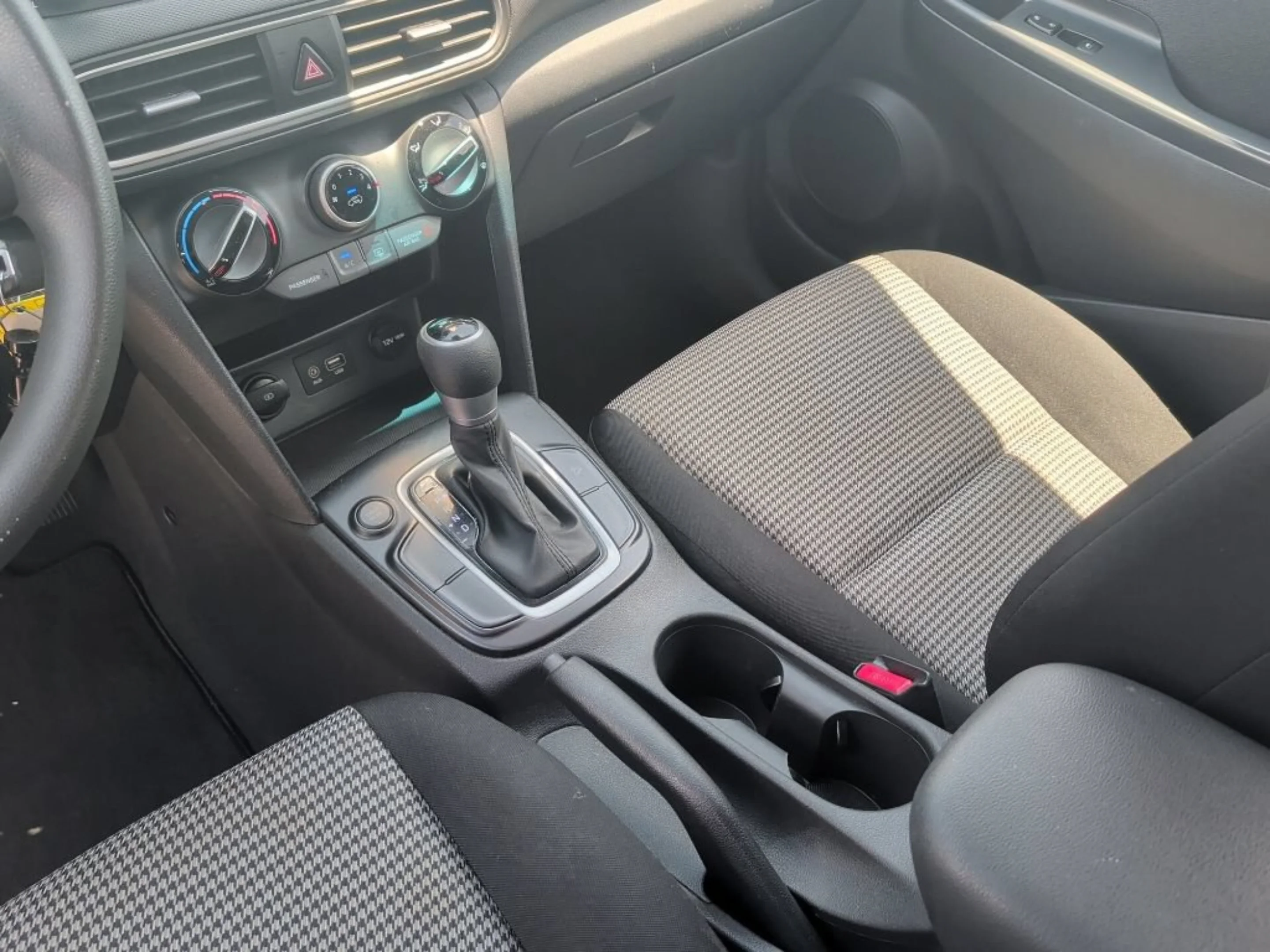 Used 2019 Thunder Gray Hyundai SE image 26