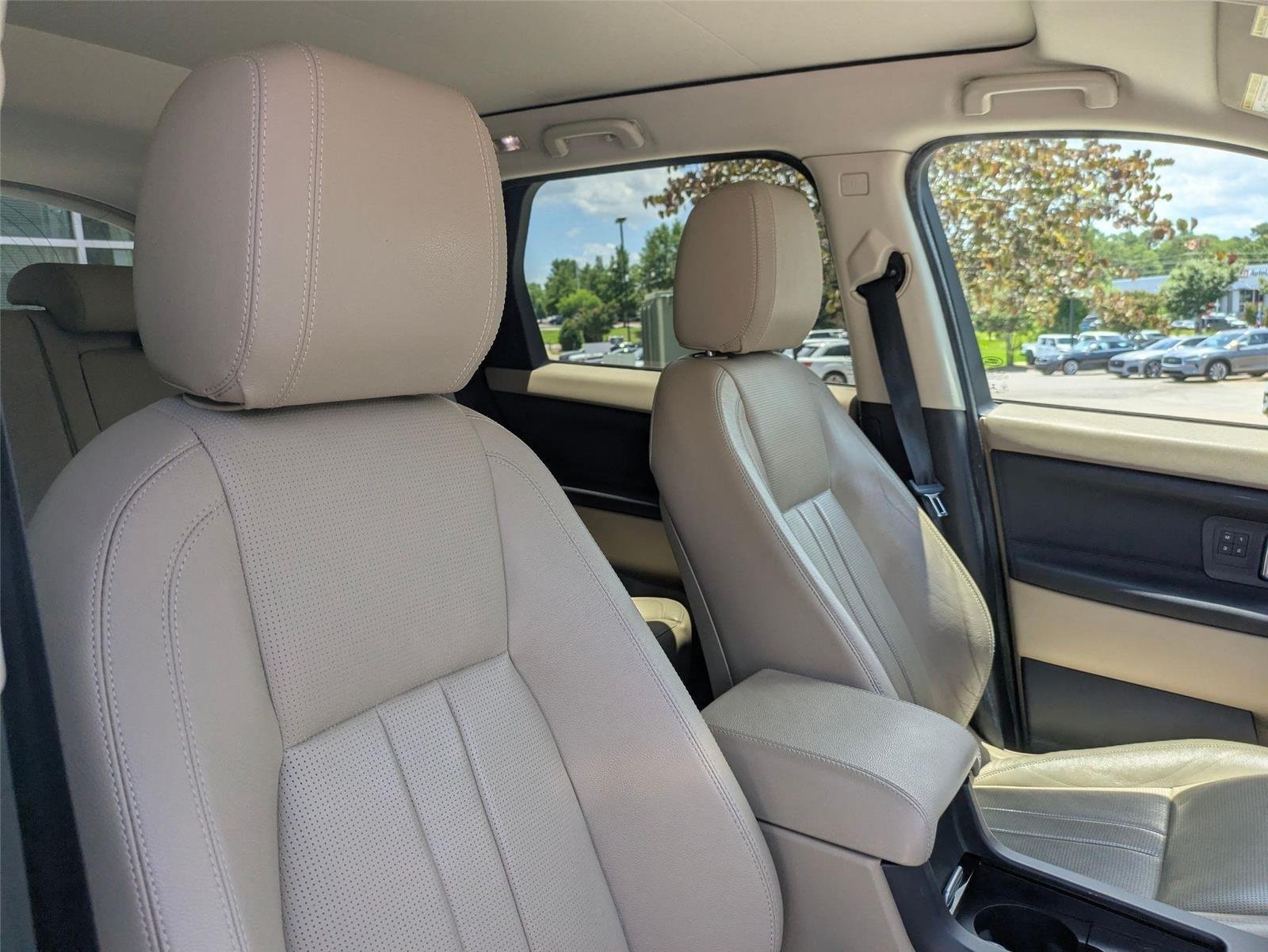 Used 2018 WHITE LAND ROVER HSE image 33