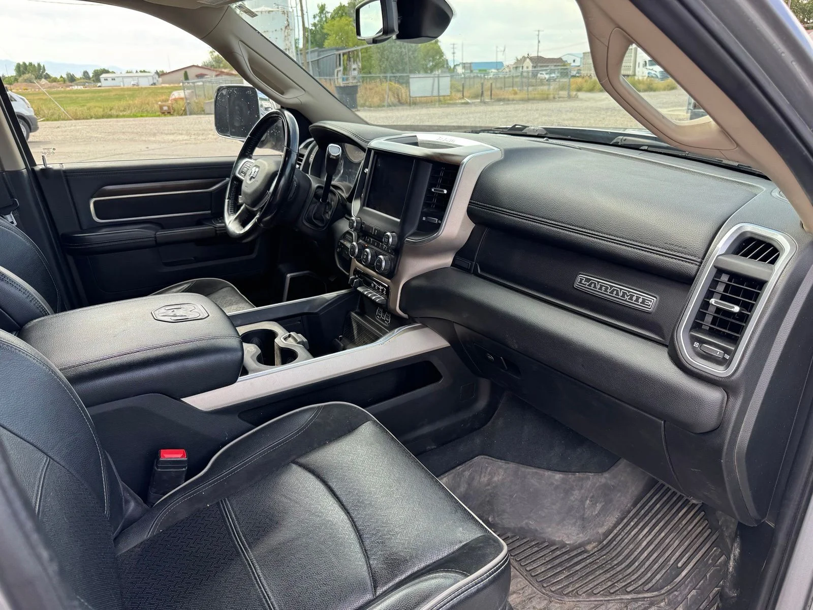 Used 2022 Silver Ram Laramie image 14