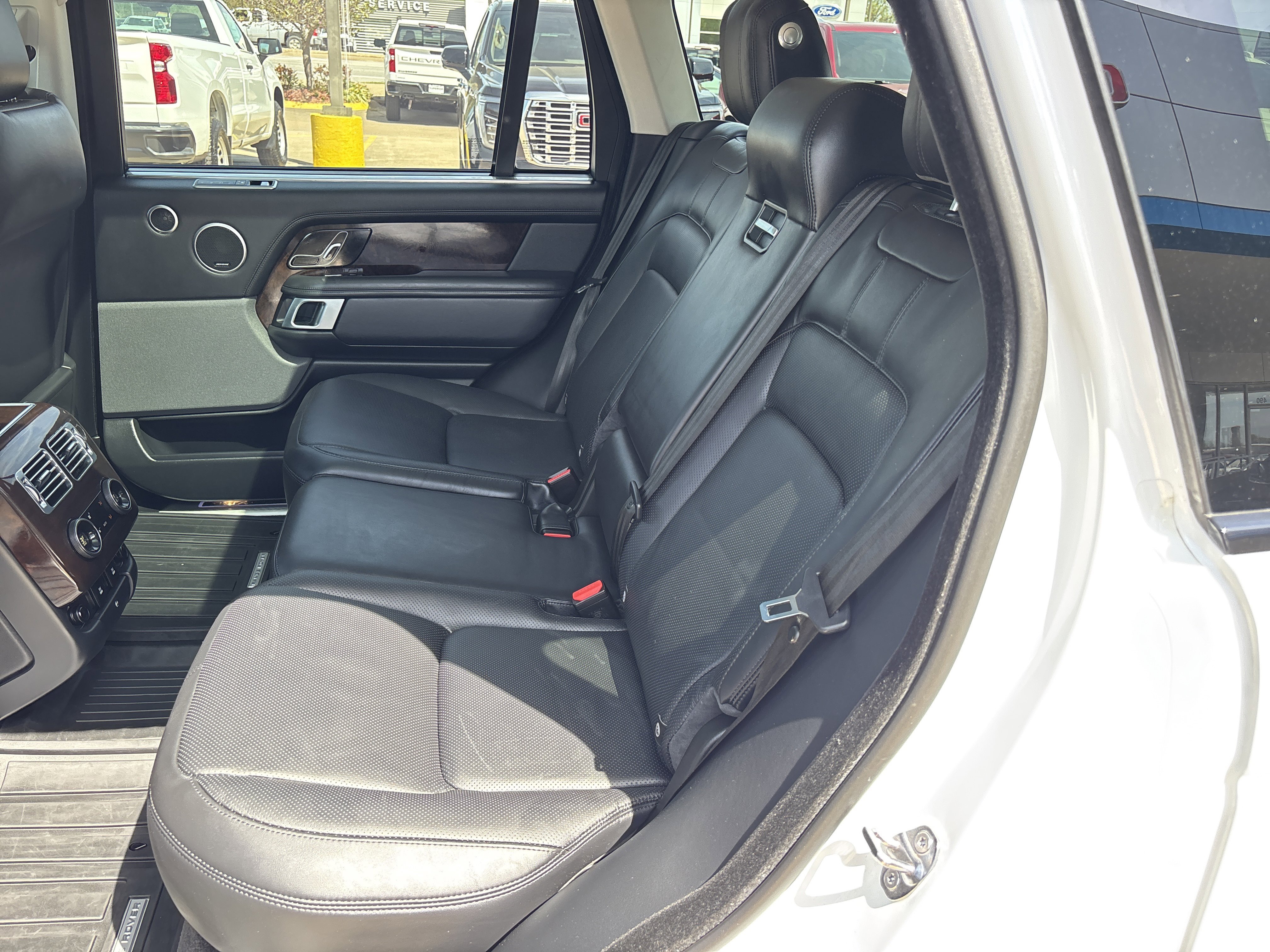 Used 2021 White Land Rover P525 Westminster image 18
