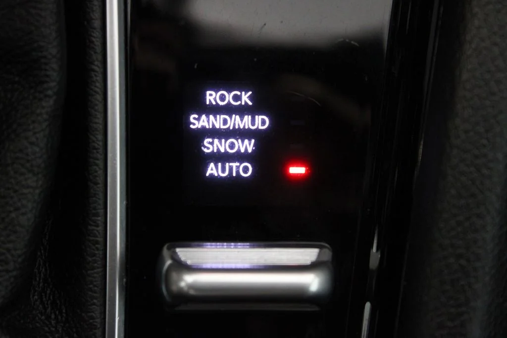 Used 2024 Silver Jeep Trailhawk image 18