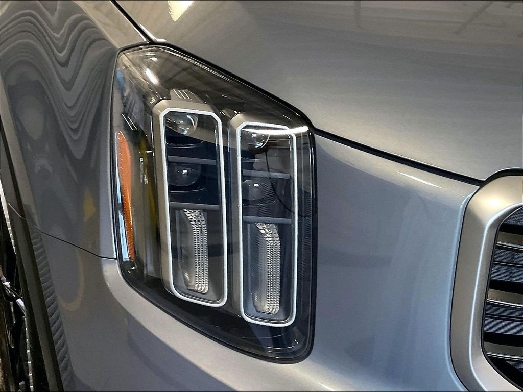 Used 2024 Everlasting Silver Kia S image 34