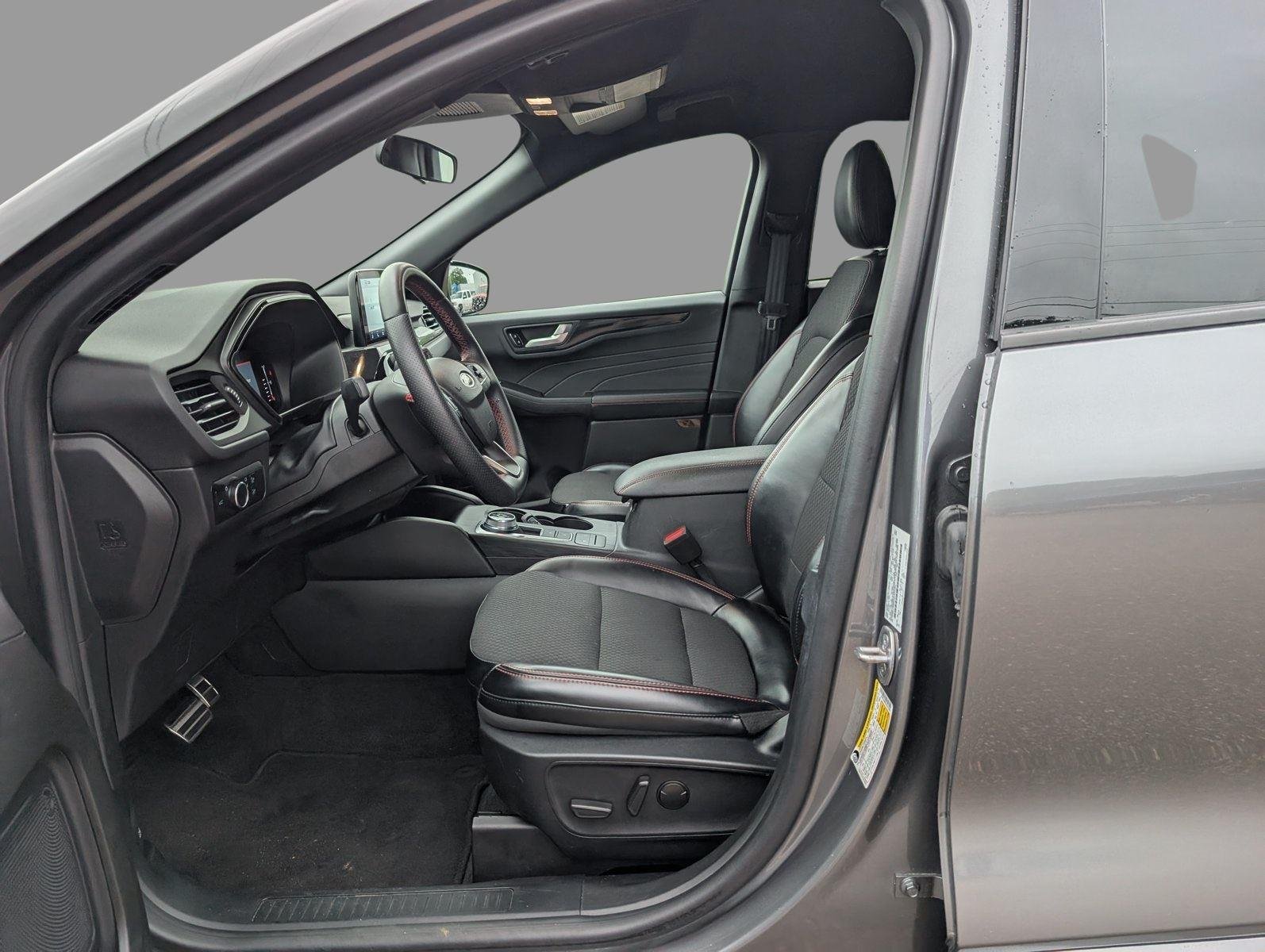 2024 Ford Escape ST-Line - Photo 11