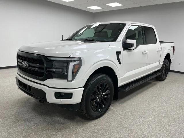 Used 2025 White Ford Lariat image 5