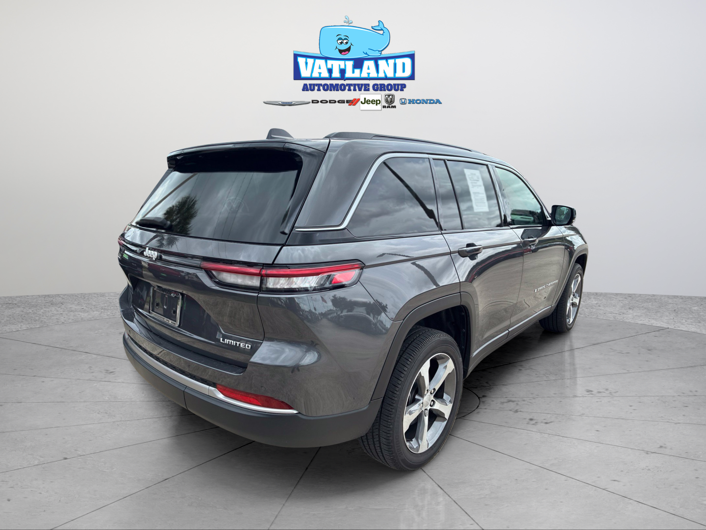 Used 2026 Gray Jeep Limited image 5