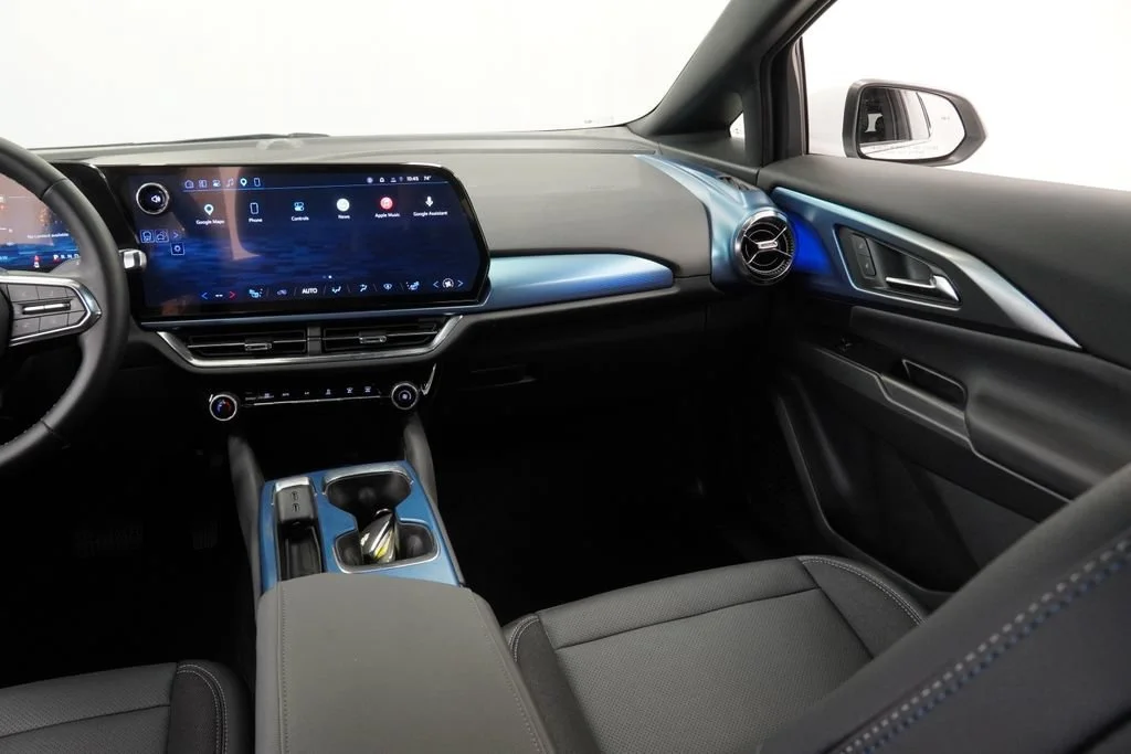 New 2026 Summit White Chevrolet LT image 14
