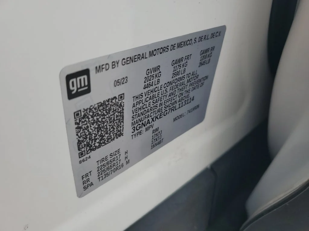 Used 2024 Summit White Chevrolet LT image 21