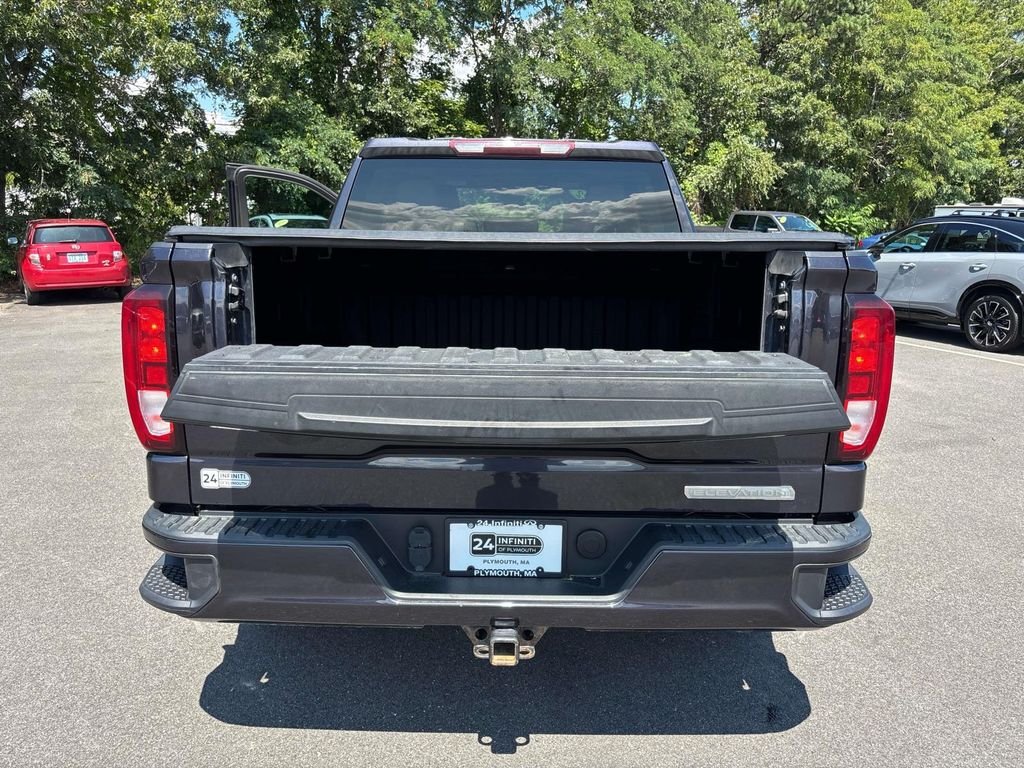 Used 2022 Silver GMC Elevation image 32