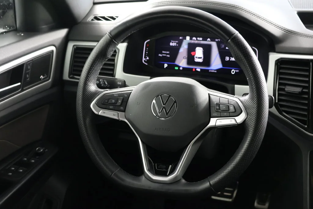 Used 2021 Deep Black Volkswagen 3.6L V6 SEL Premium R-Line image 10