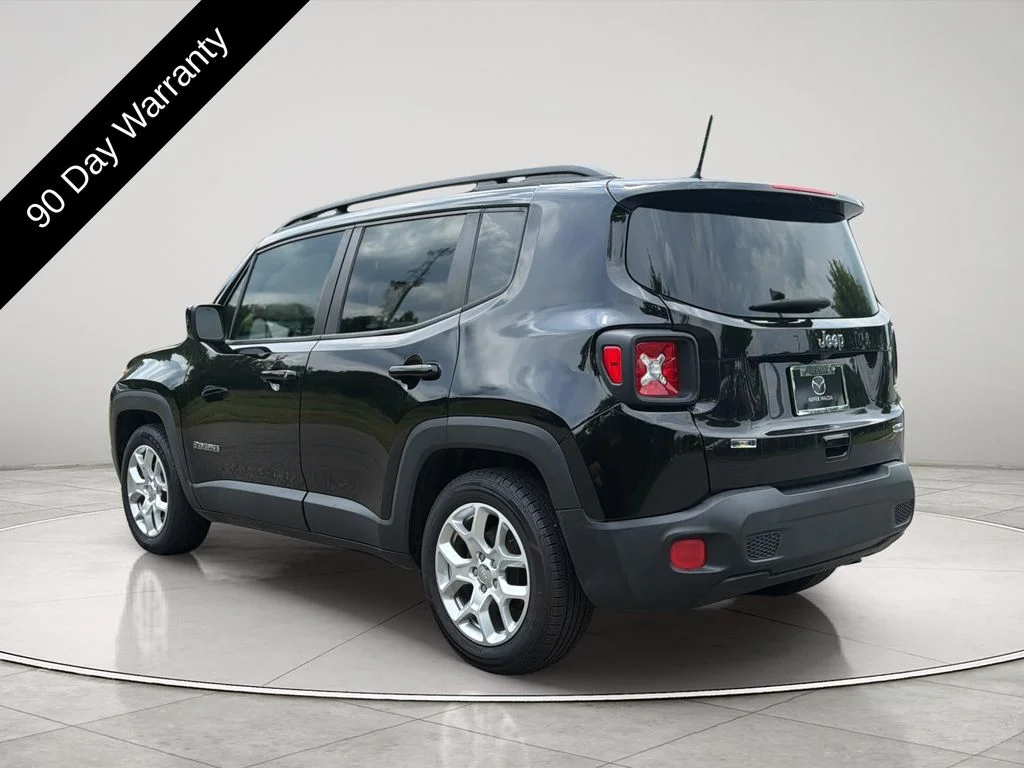 Used 2018 Black Jeep Latitude image 3