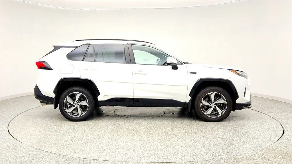 Used 2023 Ice Cap Toyota SE w/ Weather & Moonroof Pkg image 4