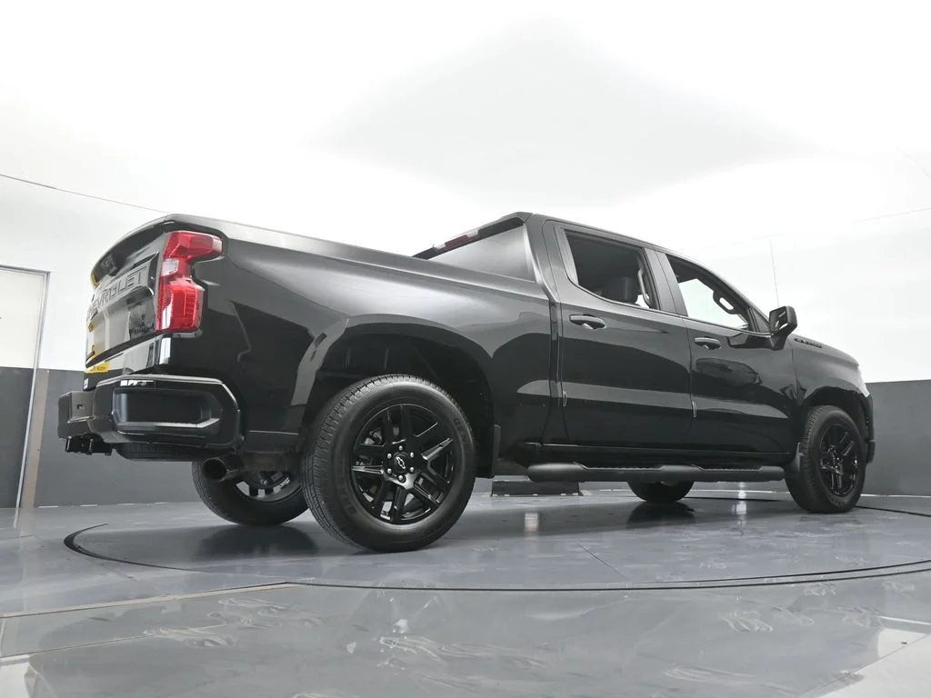 Used 2025 Black Chevrolet Custom image 62