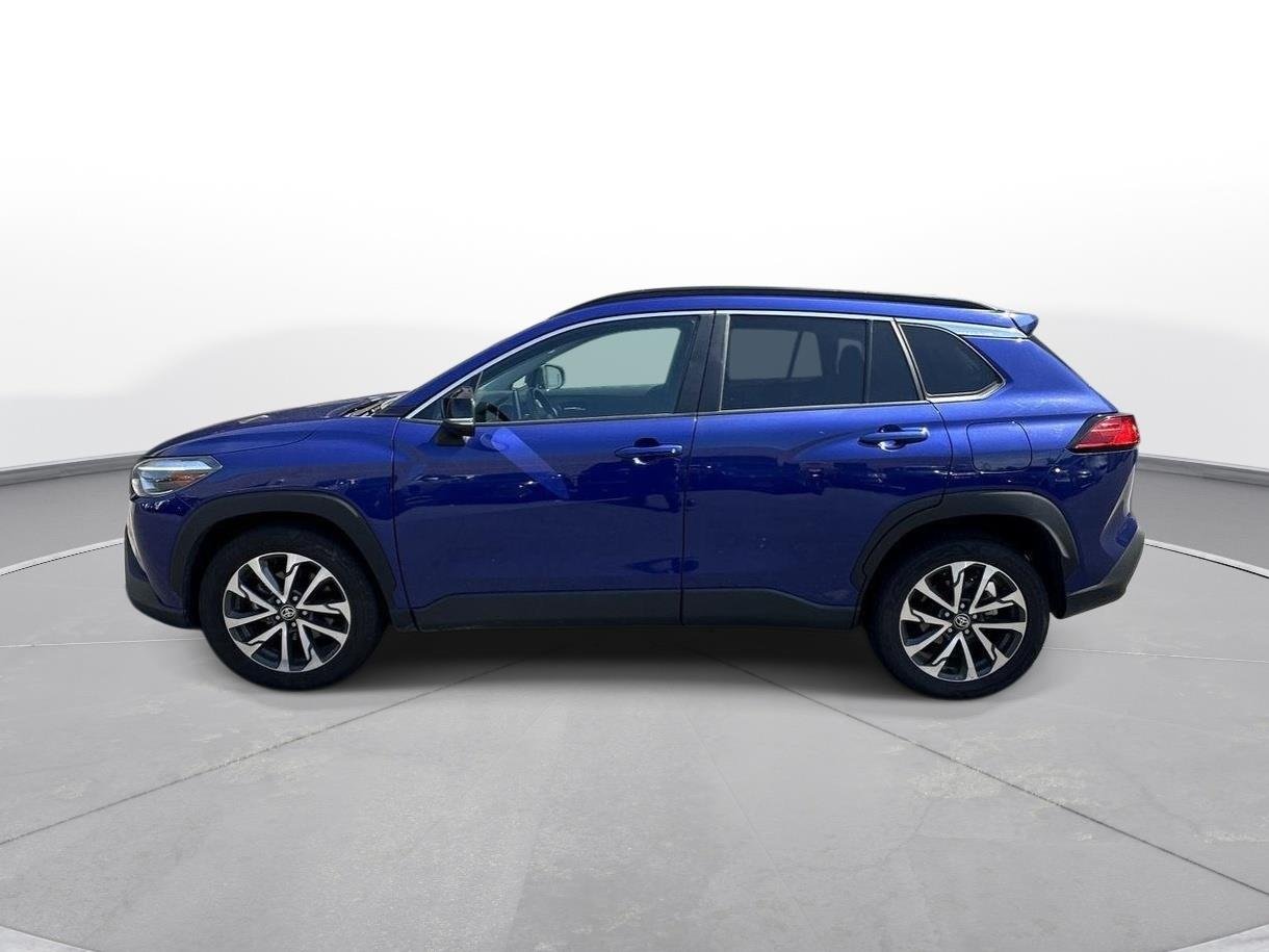 Used 2025 Blue Crush Metallic Toyota XLE image 9