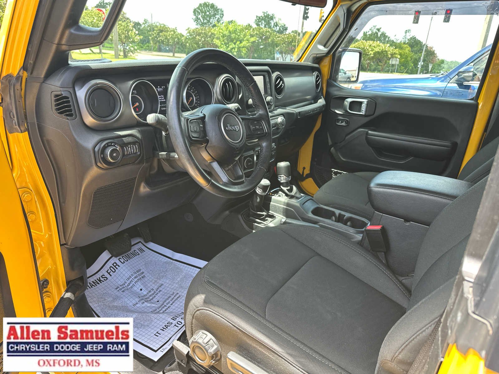 Used 2021 Hellayella Clearcoat Jeep Sport S image 9