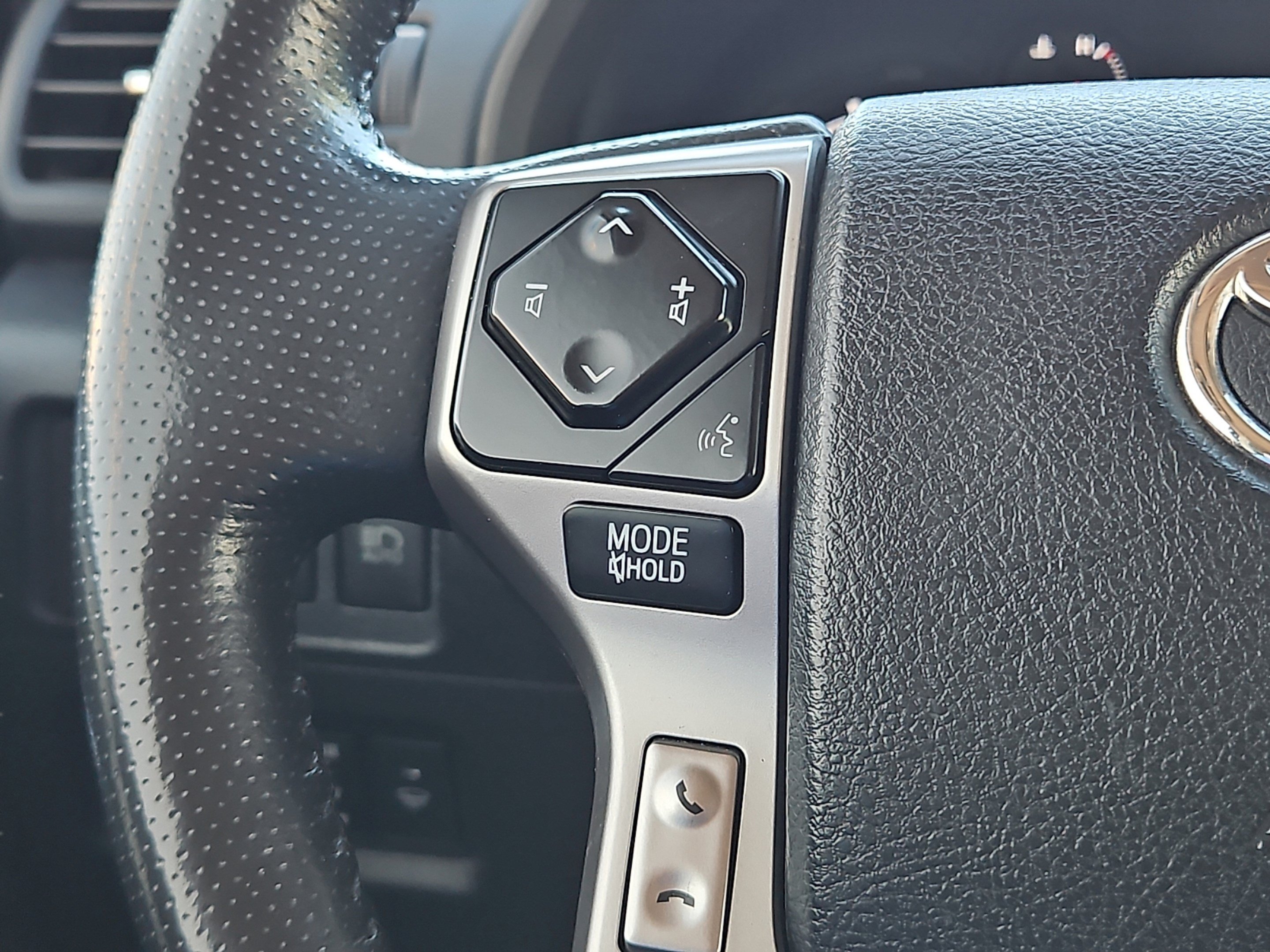 Used 2023 Magnetic Gray Metallic Toyota SR5 Premium image 15