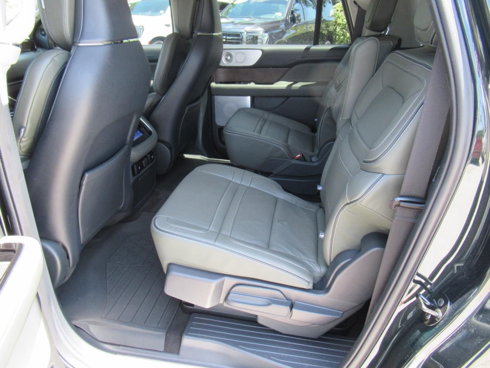 Used 2023 Green Lincoln Black Label image 34