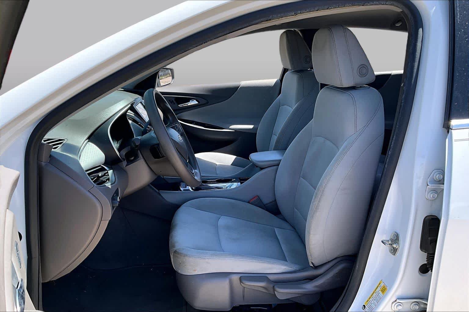 Used 2016 Summit White Chevrolet LS image 8