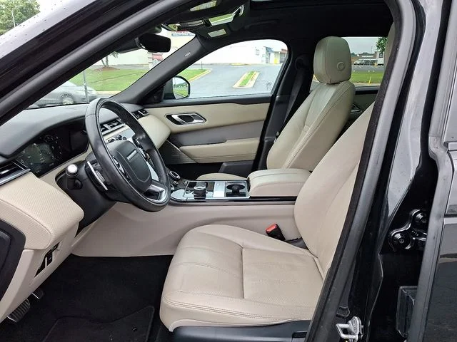 Used 2018  Land Rover SE R-Dynamic image 13