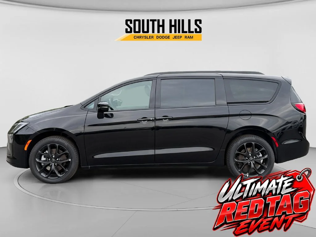 New 2027 Diamond Black Crystal Pearl-Coat Exterior Paint Chrysler Limited image 2