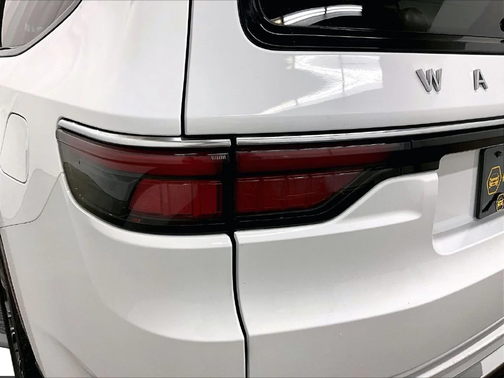 Used 2024 White Jeep Series II image 23