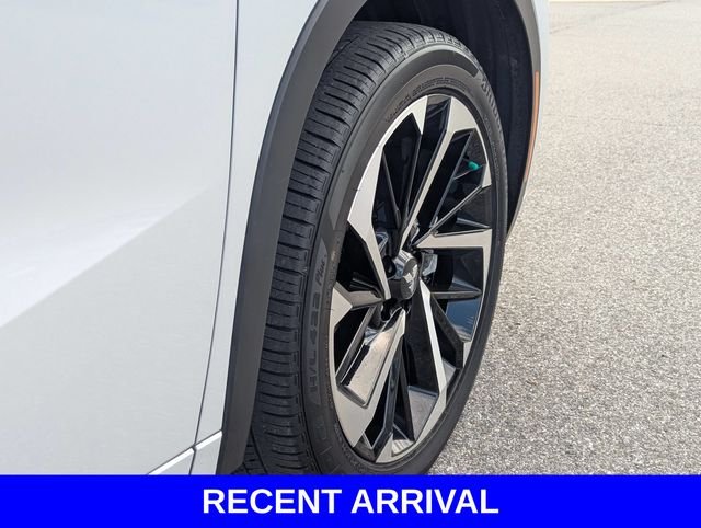 Used 2024  Mitsubishi SEL image 32
