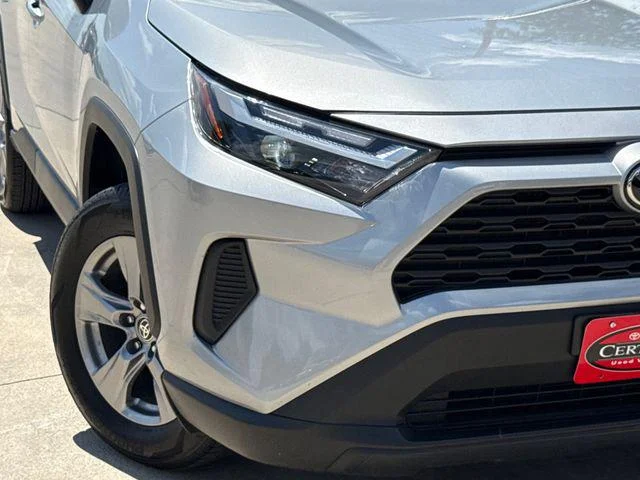Certified Used 2025 SILVER SKY METALLIC Toyota XLE image 4
