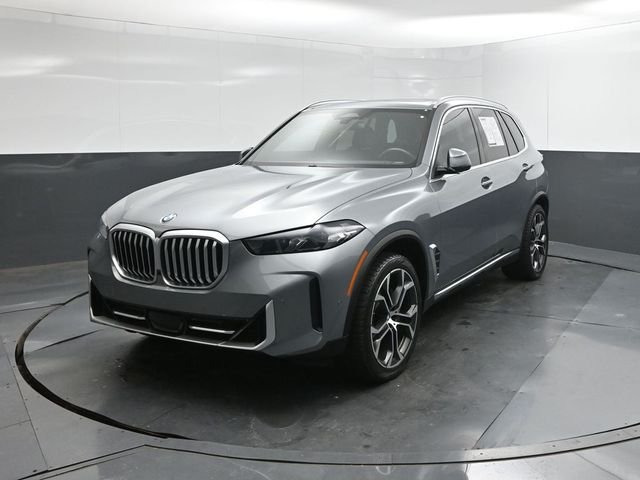 Used 2024 Gray BMW sDrive40i image 1