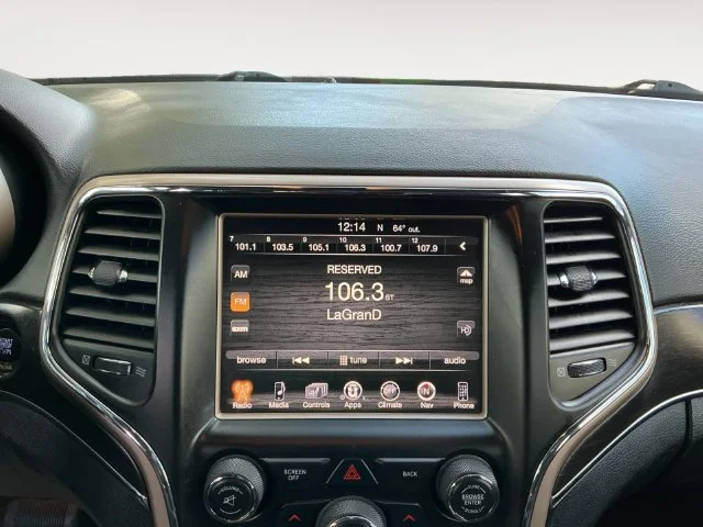 Used 2015 White Jeep Limited image 15