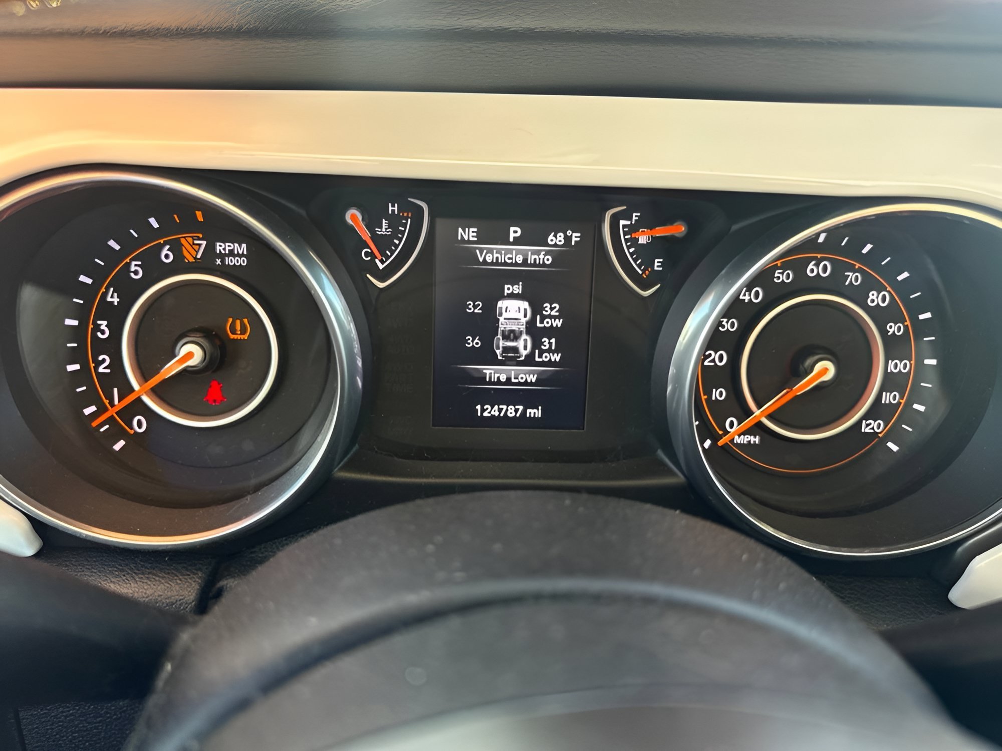 Used 2018 Billet Silver Metallic Clearcoat Jeep Unlimited Sport S image 23