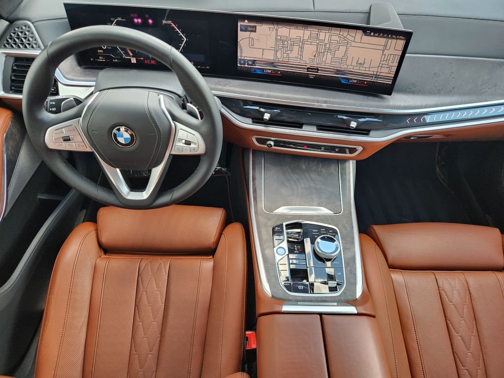 Used 2023 White Metallic BMW xDrive40i image 26