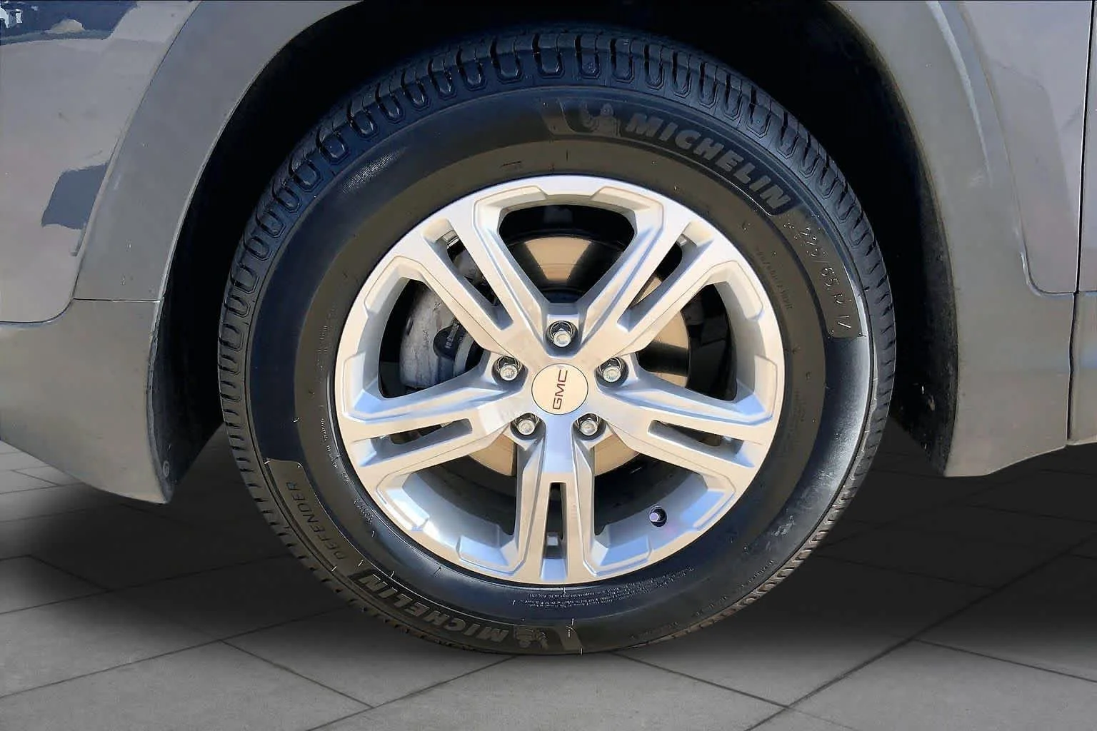 Used 2019 BLUE STEEL METALLIC GMC SLE image 11